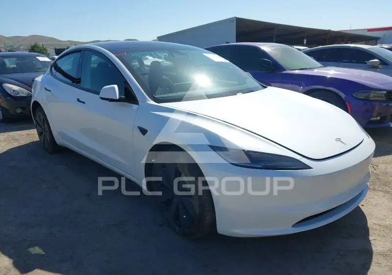 2025 Tesla Model 3 фото