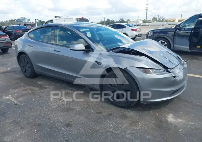 2025 Tesla Model 3 фото