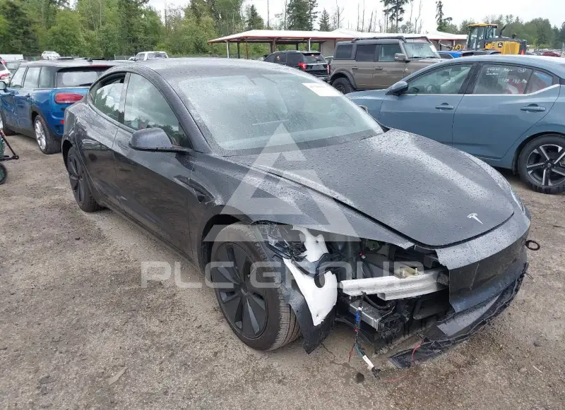 2025 Tesla Model 3 фото