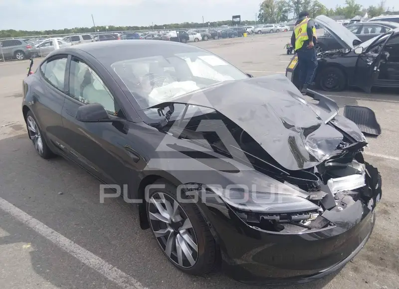 2025 Tesla Model 3 фото