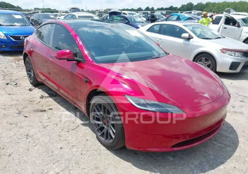 2025 Tesla Model 3 фото