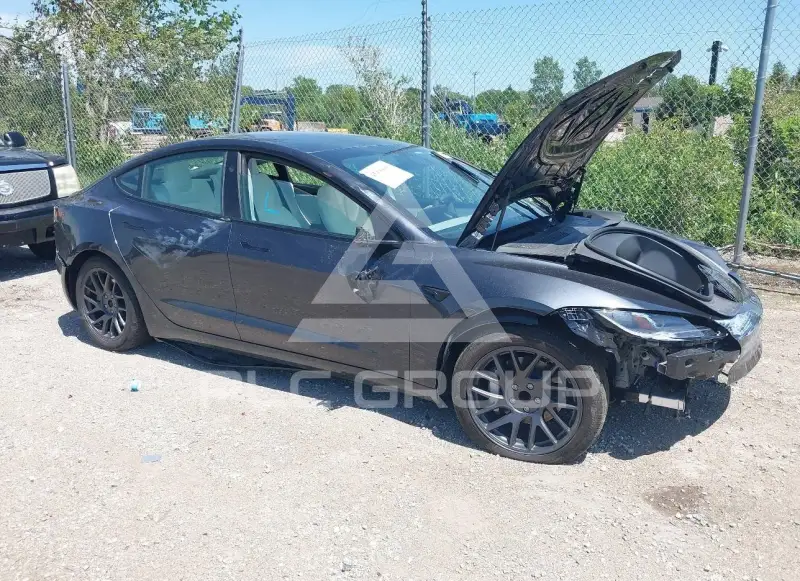 2025 Tesla Model 3 фото