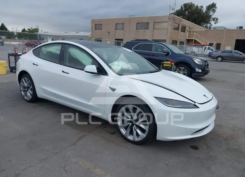 2025 Tesla Model 3 фото