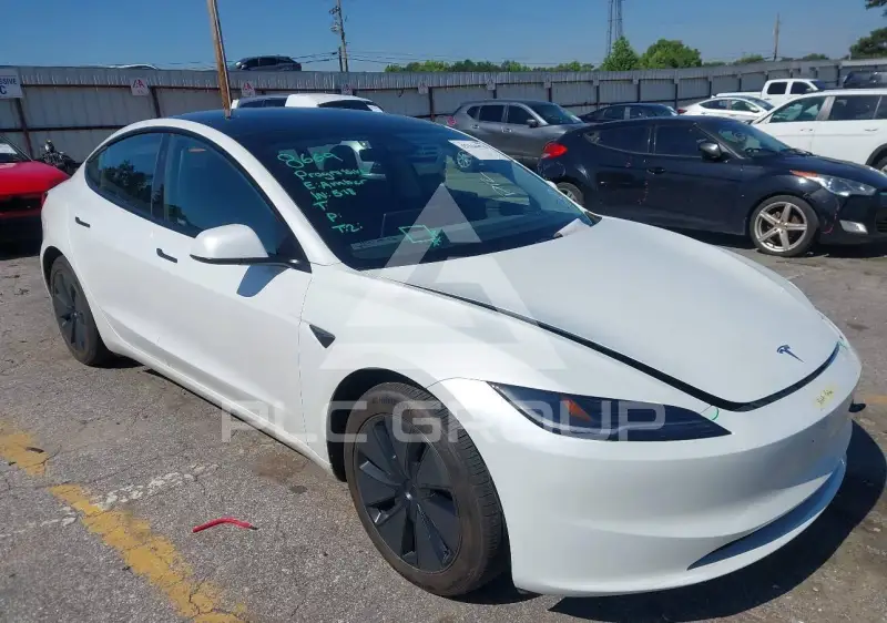 2025 Tesla Model 3 фото