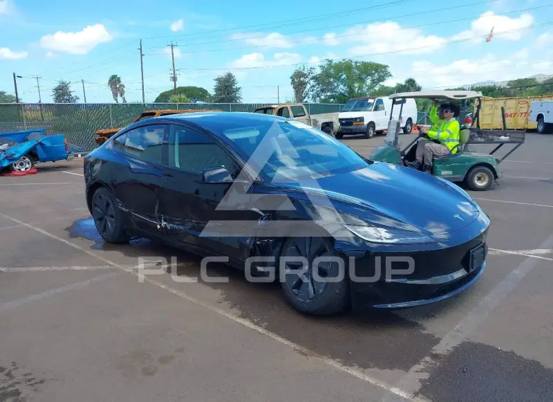 2025 Tesla Model 3 фото