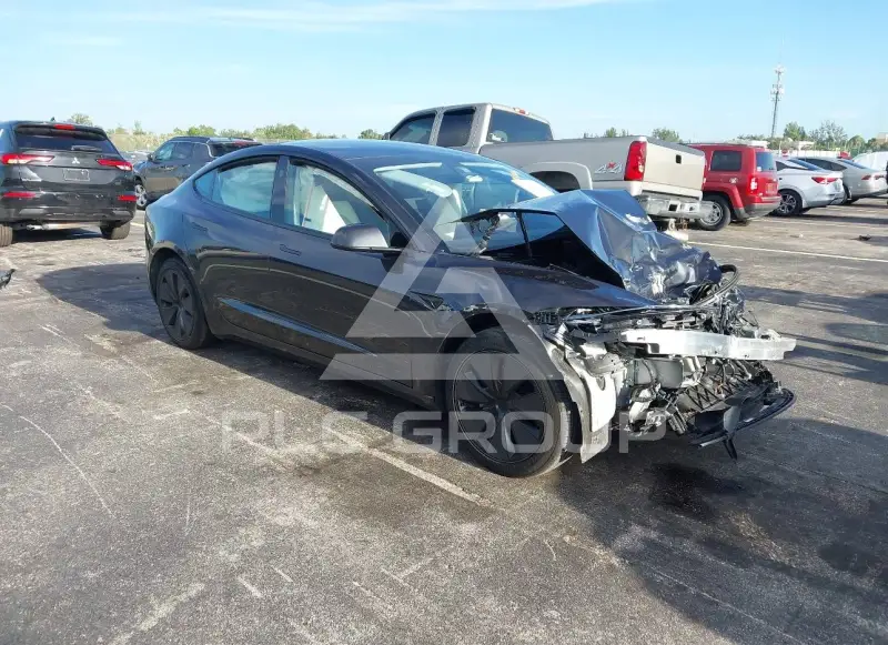 2025 Tesla Model 3 фото