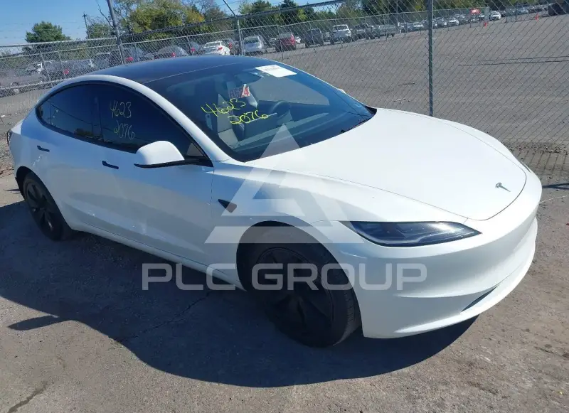 2025 Tesla Model 3 фото
