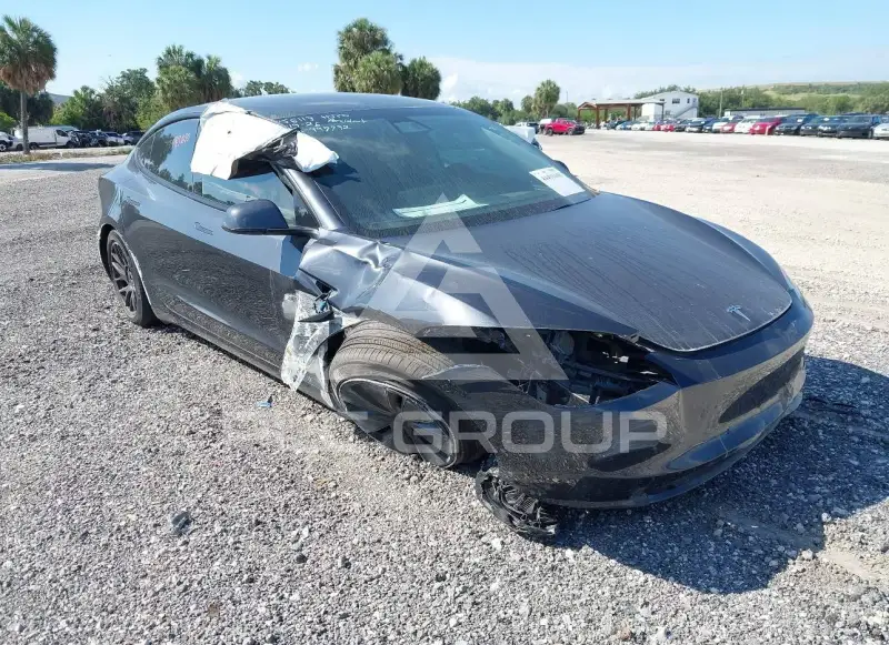 2025 Tesla Model 3 фото