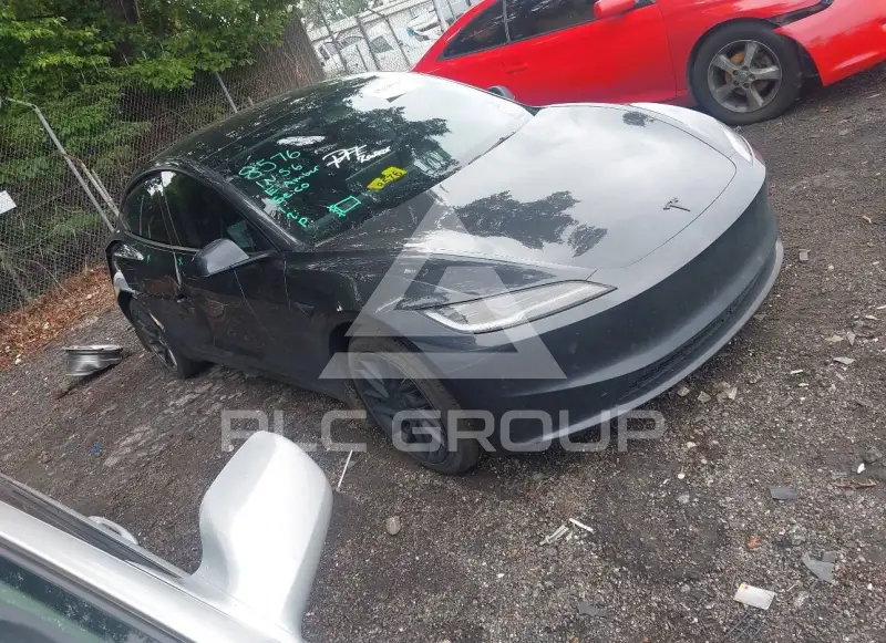 2025 Tesla Model 3 фото