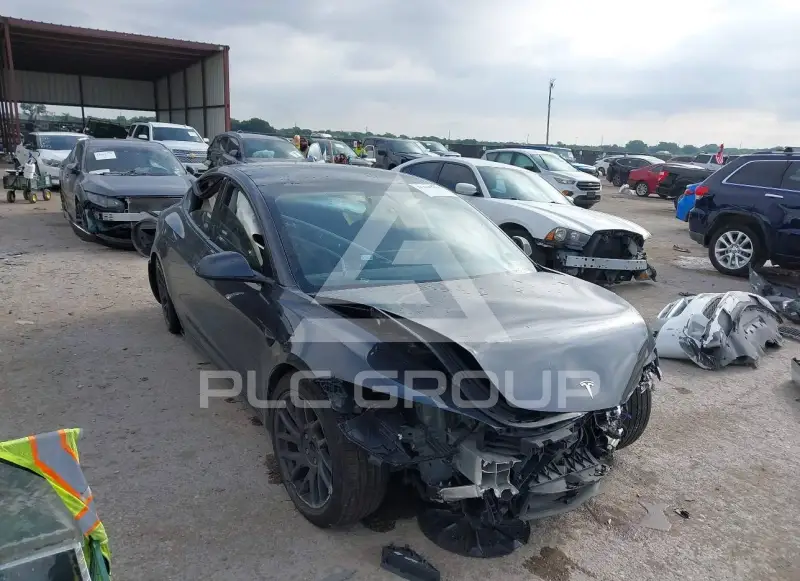 2025 Tesla Model 3 фото