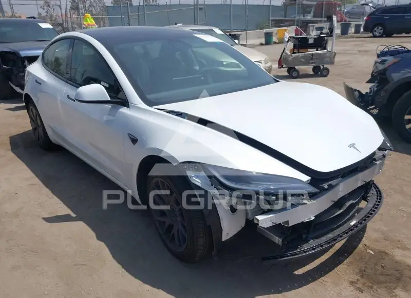 2025 Tesla Model 3 фото