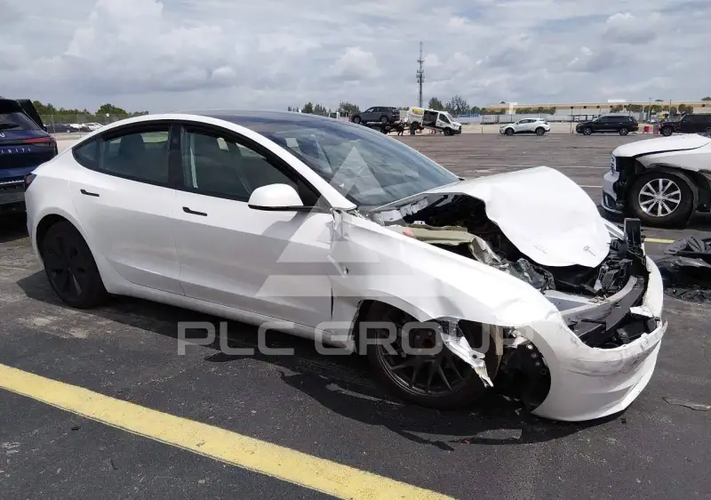 2025 Tesla Model 3 фото