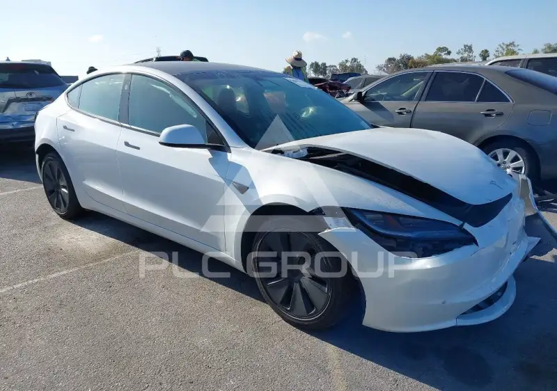 2025 Tesla Model 3 фото