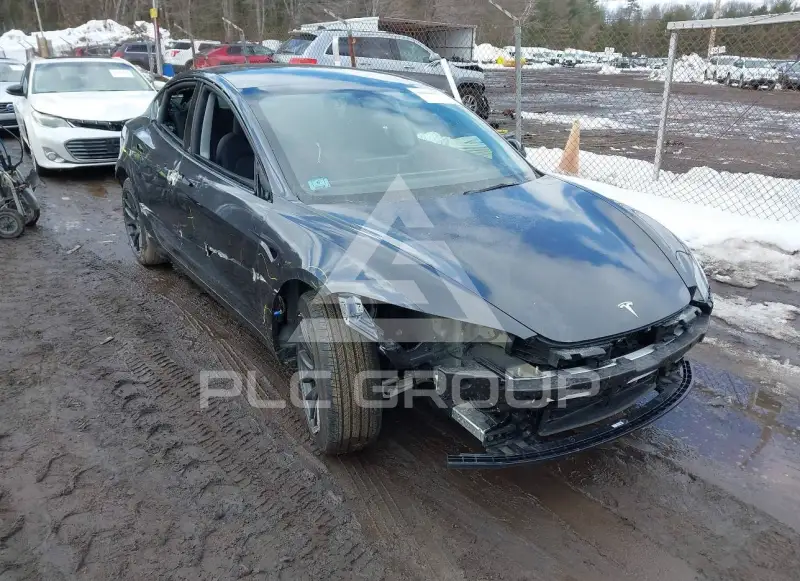 2025 Tesla Model 3 фото