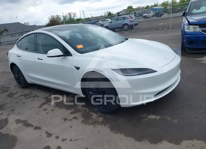 2025 Tesla Model 3 фото