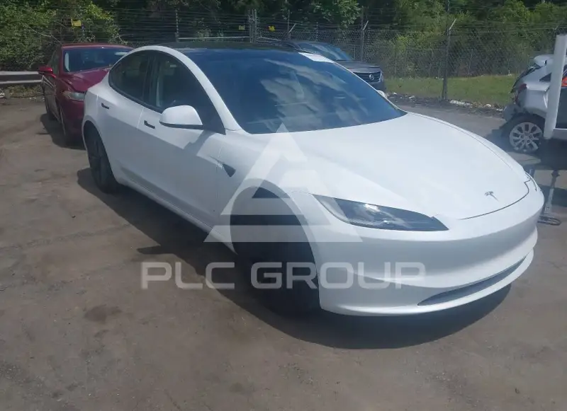 2025 Tesla Model 3 фото