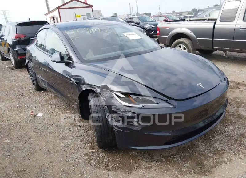 2025 Tesla Model 3 фото