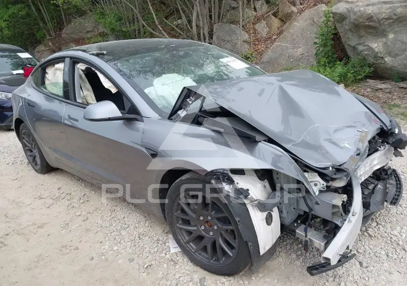 2025 Tesla Model 3 фото