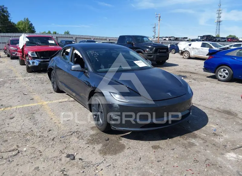 2025 Tesla Model 3 фото