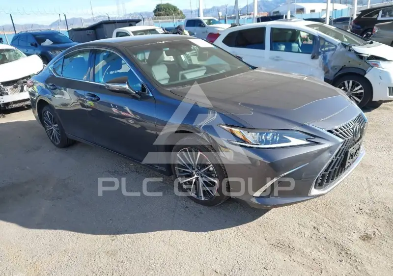 2025 Lexus ES350 photo