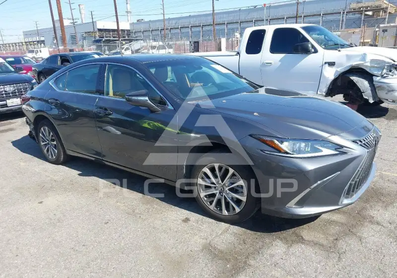 2025 Lexus ES350 photo