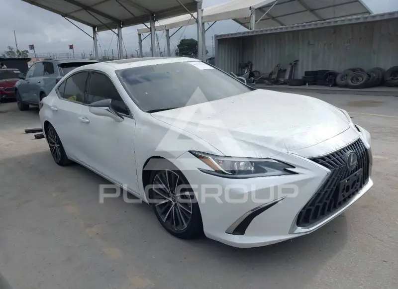 2025 Lexus ES350 photo