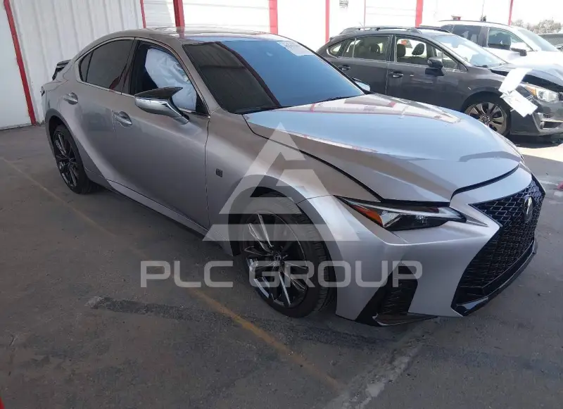 2025 Lexus IS300 фото