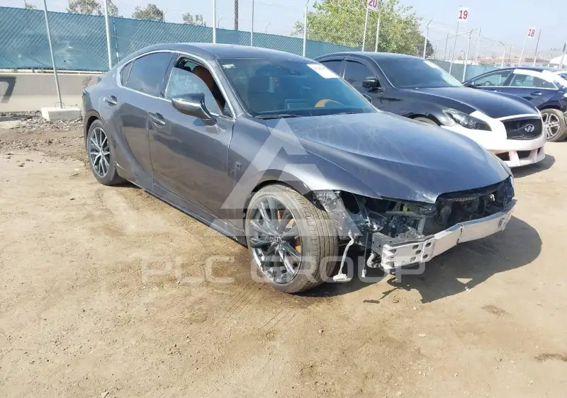 2025 Lexus IS300 фото