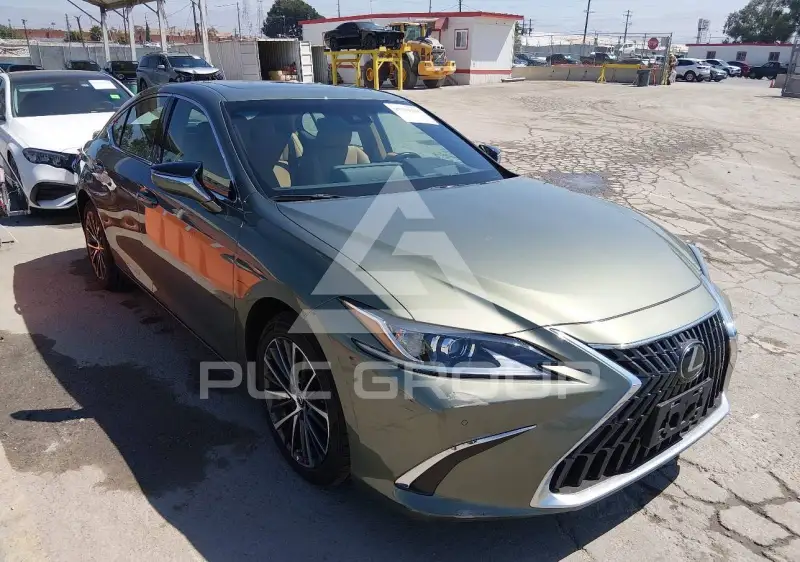 2025 Lexus ES300 фото