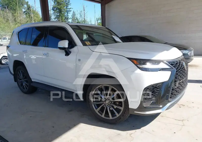 2025 Lexus LX600 photo