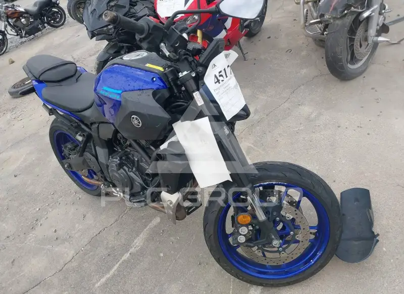 2025 Yamaha MT09 фото