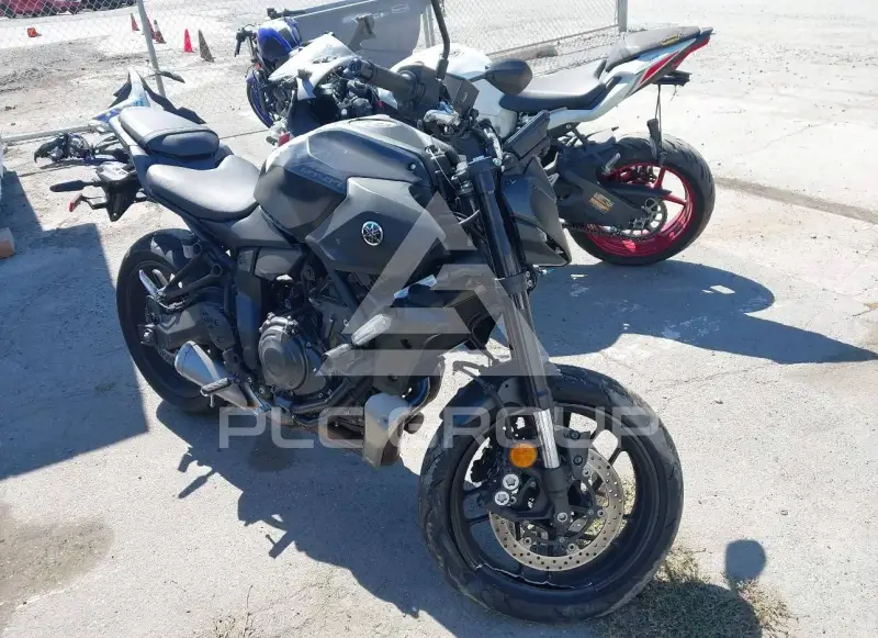 2025 Yamaha MT09 photo