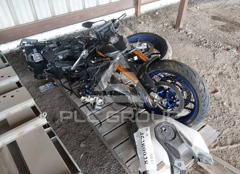 2025 Yamaha MT09 photo