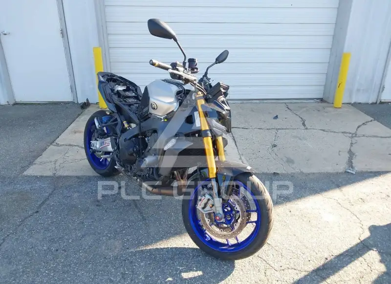 2025 Yamaha MT09 photo