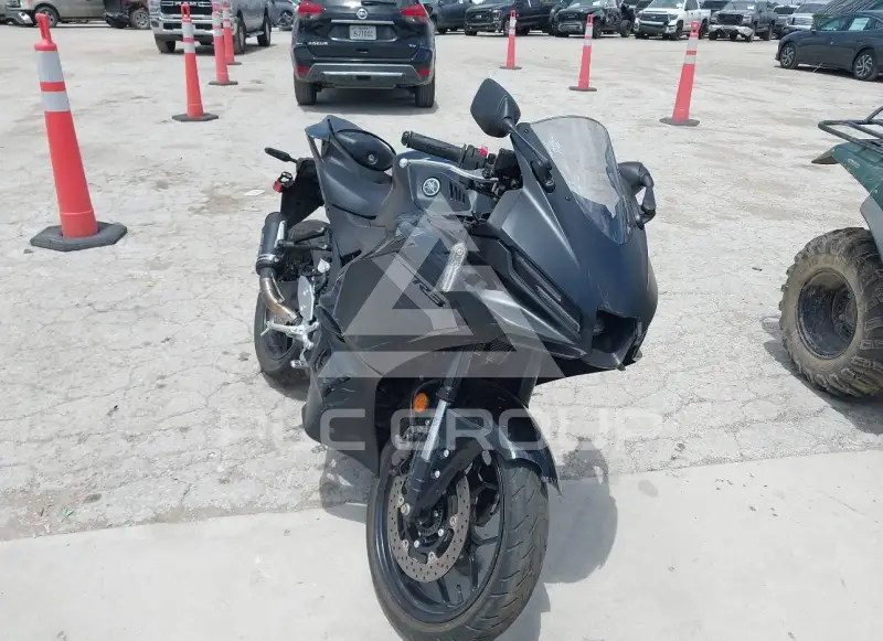 2025 Yamaha YFZ350 photo