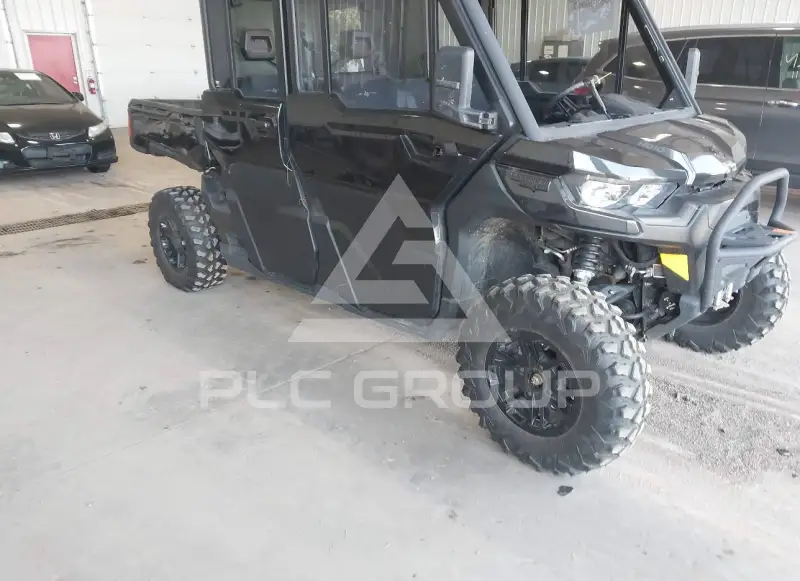 2025 Can-AM DEFENDER фото