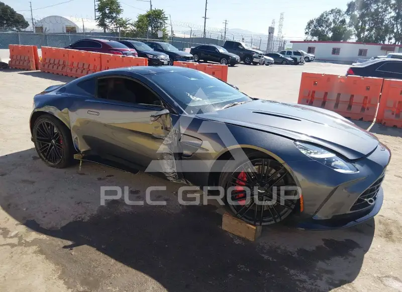 2025 Aston Martin Vantage фото