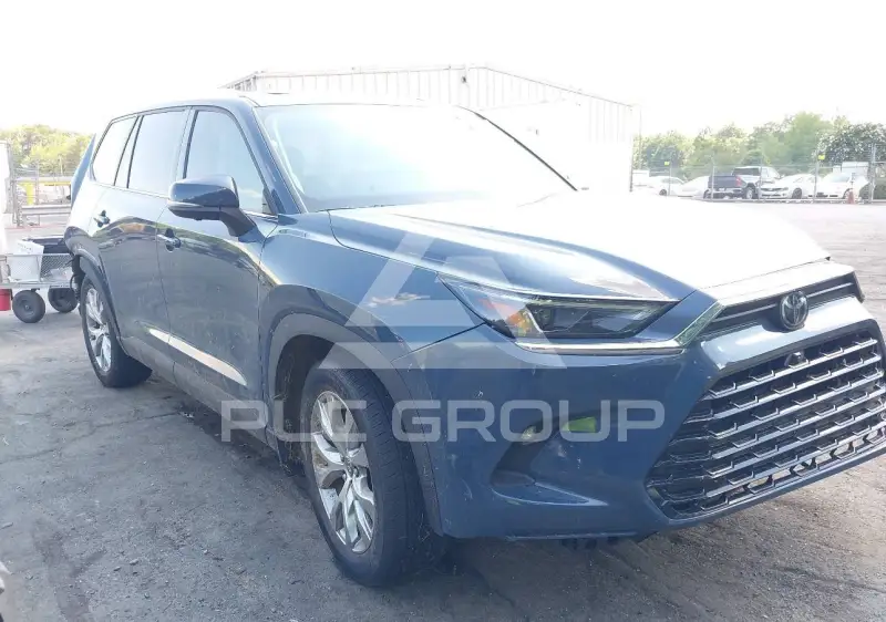 2025 Toyota Highlander фото