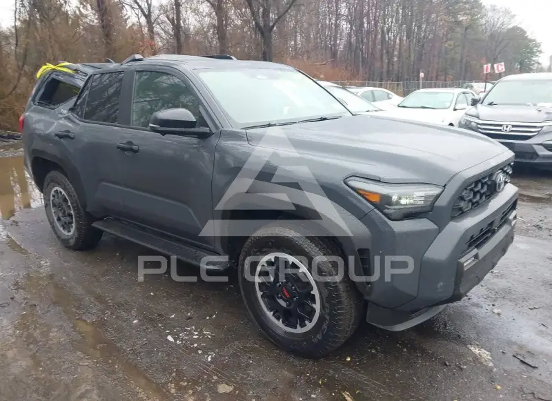 2025 Toyota 4 RUNNER photo