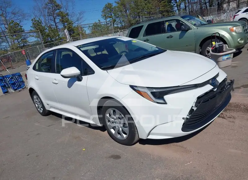 2025 Toyota COROLLA фото