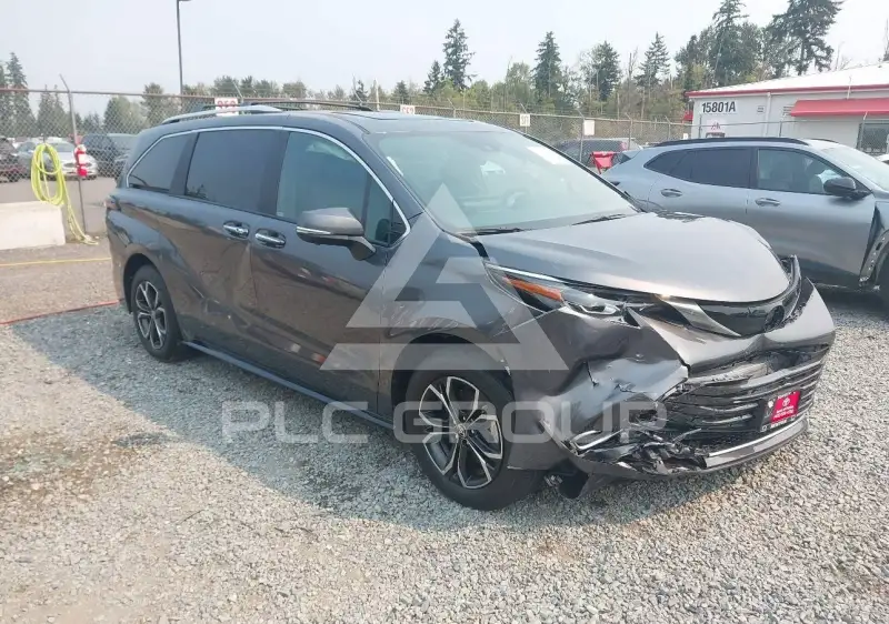 2025 Toyota SIENNA photo