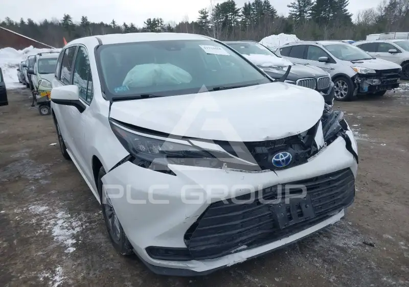 2025 Toyota SIENNA фото