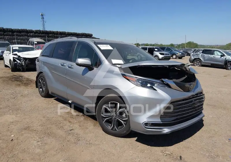 2025 Toyota SIENNA фото