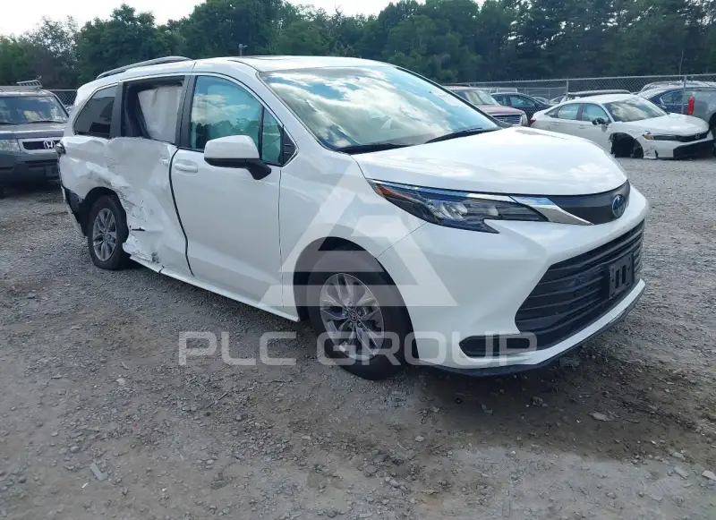 2025 Toyota SIENNA фото