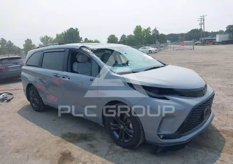 2025 Toyota SIENNA фото