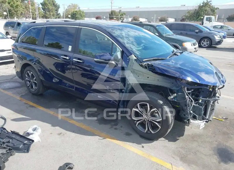 2025 Toyota SIENNA photo