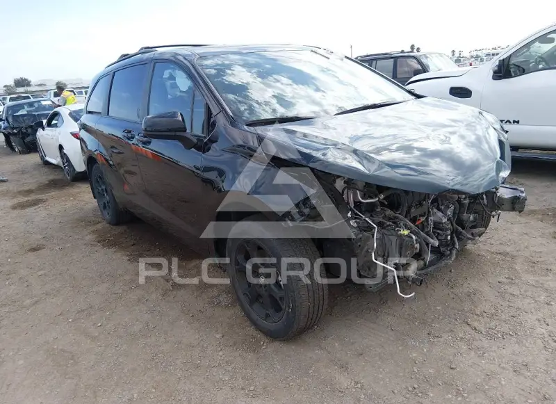 2025 Toyota SIENNA photo