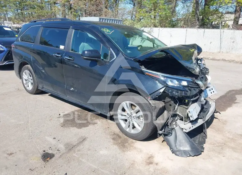 2025 Toyota SIENNA photo