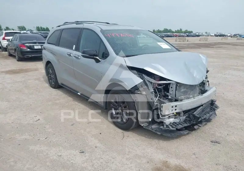 2025 Toyota SIENNA фото