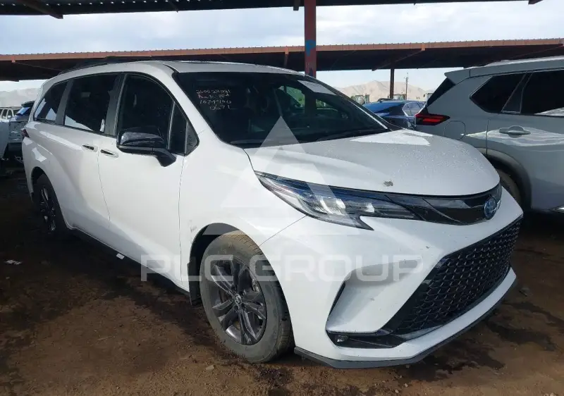 2025 Toyota SIENNA фото
